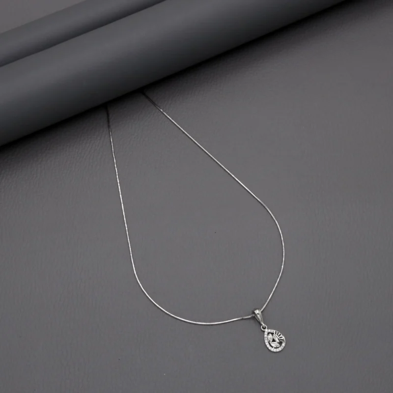 Rhodium Chain With Pendant